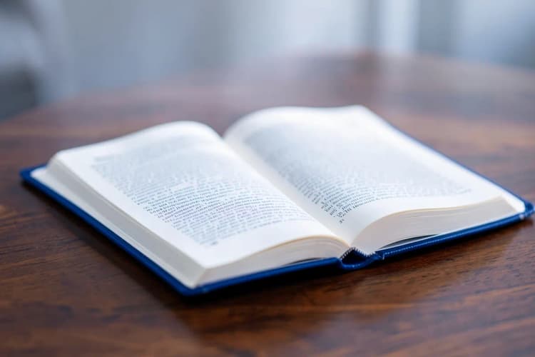 Livro de leis aberto